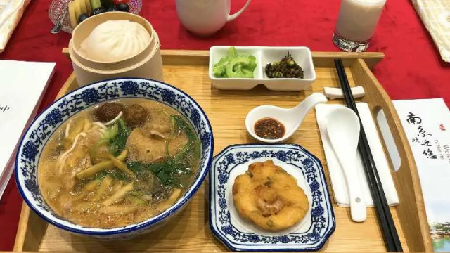 南京市長“請客”，這碗皮肚面真香！