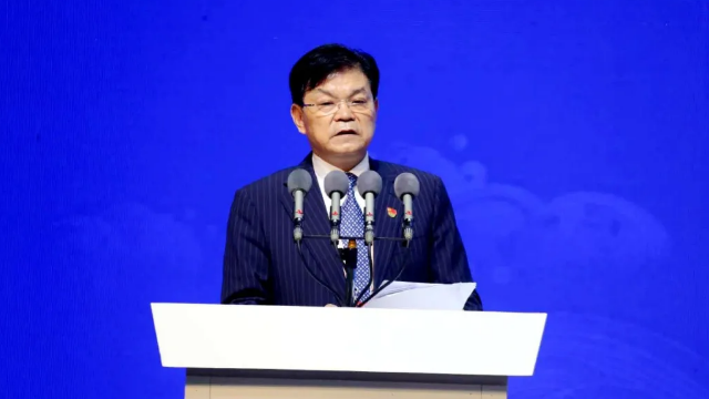 崔根良會(huì)長出席中國500強(qiáng)企業(yè)高峰論壇并演講