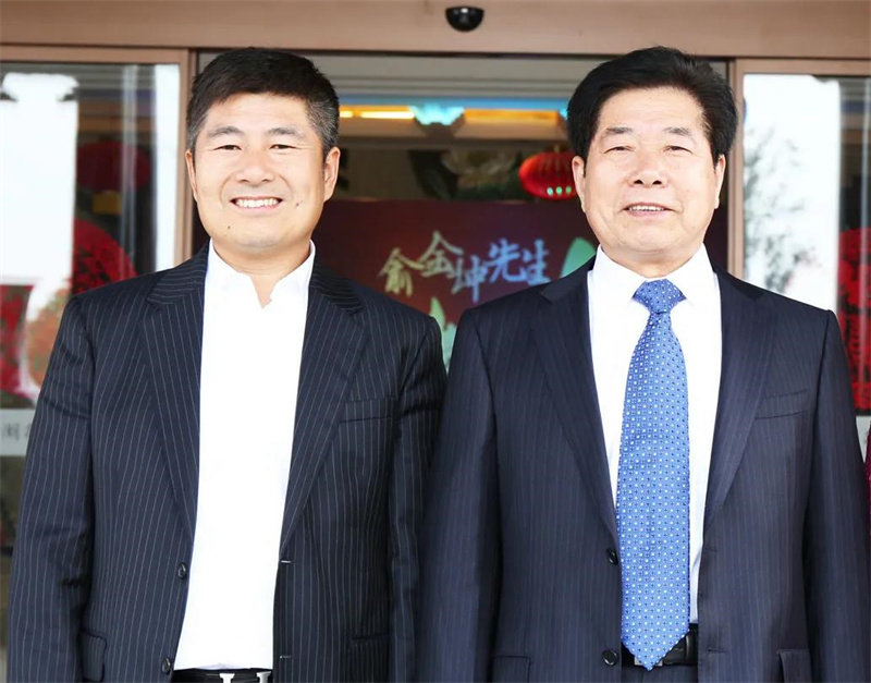 俞金坤、戈建鳴父子