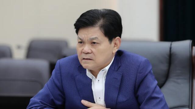 許昆林主持蘇州市民營(yíng)工業(yè)企業(yè)圓桌座談會(huì)，崔根良出席并發(fā)言