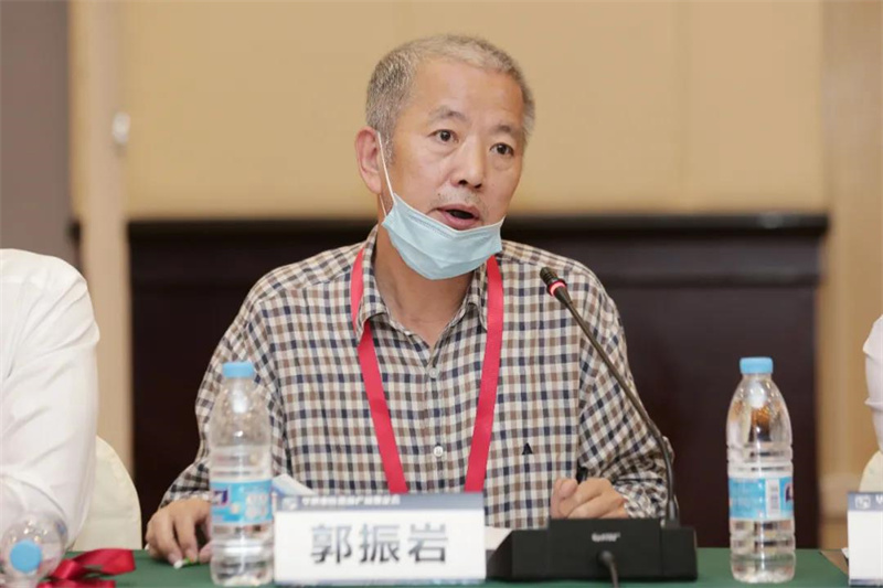 郭振巖