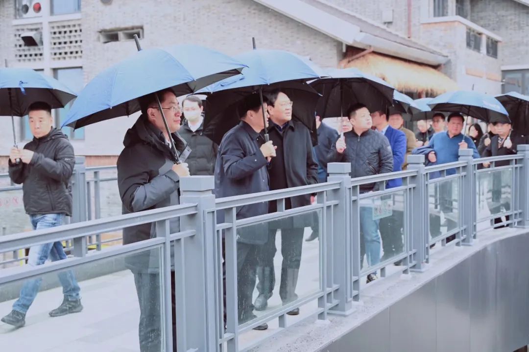 參觀南通龍信廣場(chǎng)